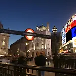 Amazing 2Br Triplex Apartment 2Mins From Oxford Street