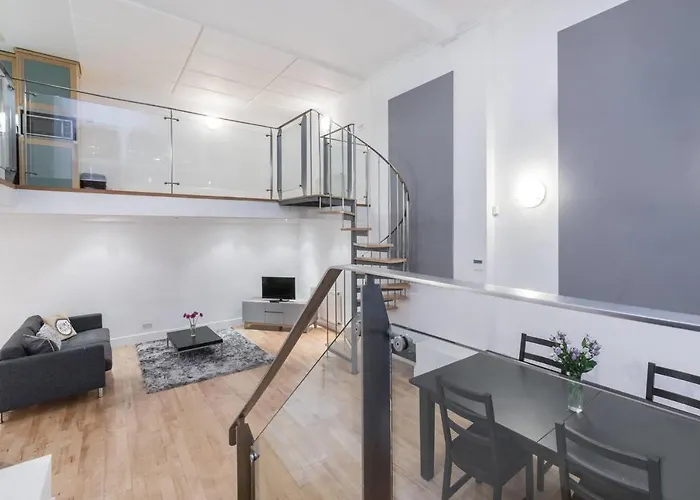 Amazing 2Br Triplex Apartment 2Mins From Oxford Street
